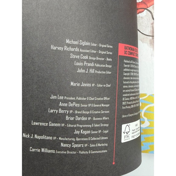 Batwoman: Elegy DC Compact Comics Edition TPB - Greg Rucka JH Williams III - Picture 10 of 16